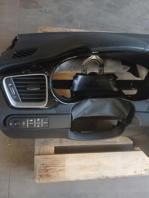Image Planche de bord complete - KIA CEE-D 3