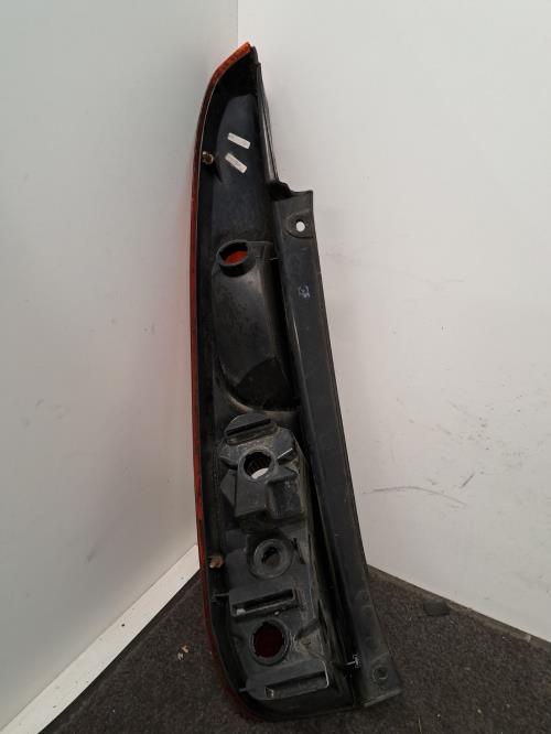 Image Feu arriere principal droit (feux) - FORD FIESTA 5