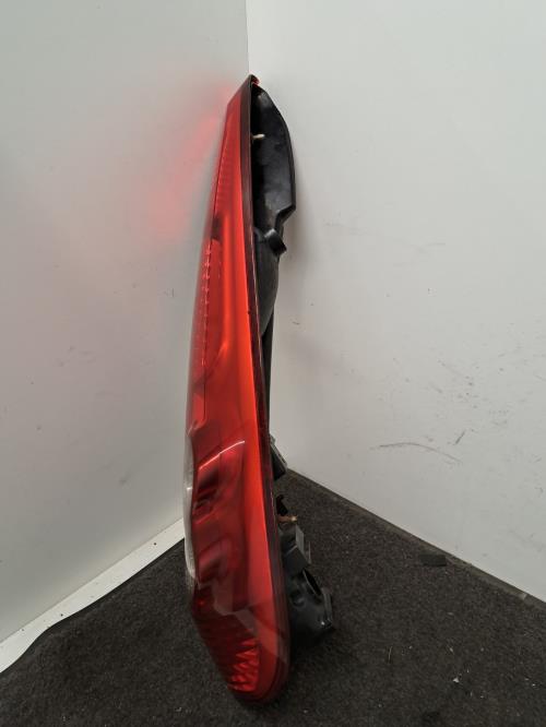 Image Feu arriere principal droit (feux) - FORD FIESTA 5
