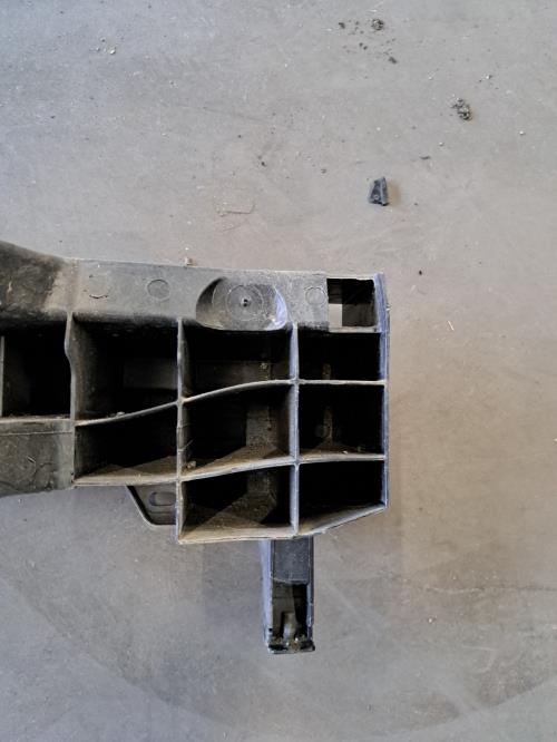 Image Renfort pare choc arriere (traverse) - RENAULT CLIO 4