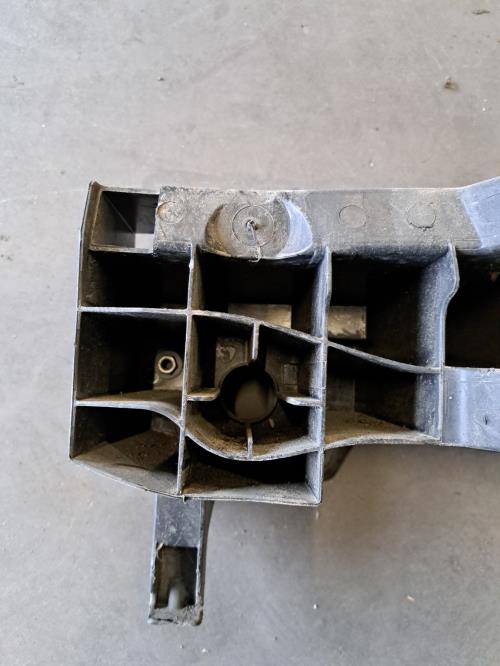 Image Renfort pare choc arriere (traverse) - RENAULT CLIO 4