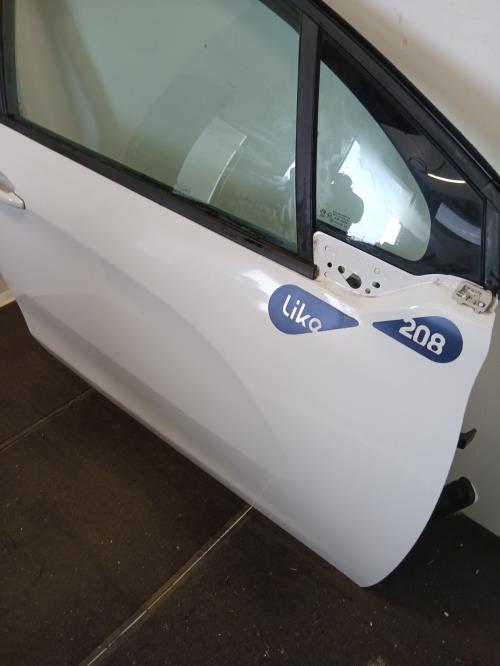 Image Porte avant droit - PEUGEOT 208 1