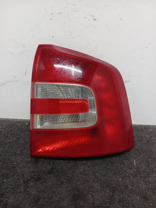 Image Feu arriere principal droit (feux) - SKODA OCTAVIA 2