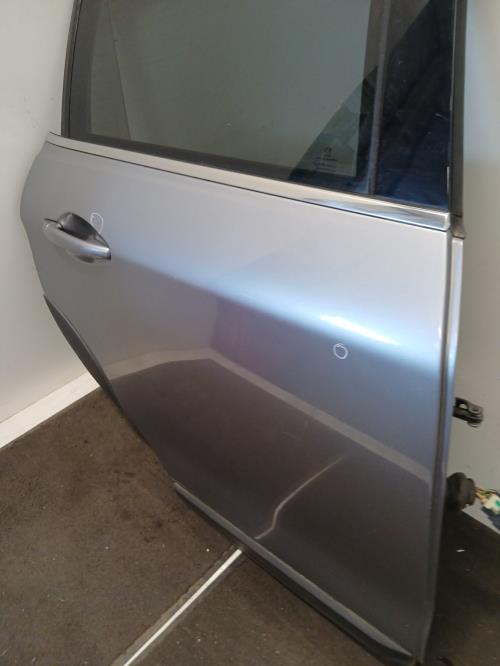 Image Porte arriere droit - PEUGEOT 2008 1