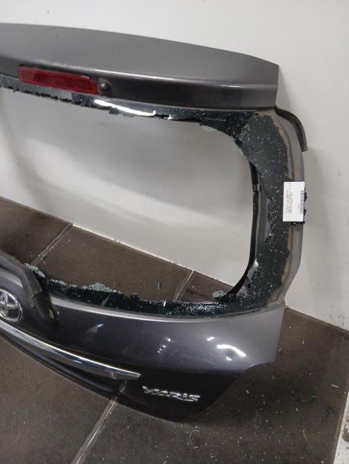 Image Malle/Hayon arriere - TOYOTA YARIS 3