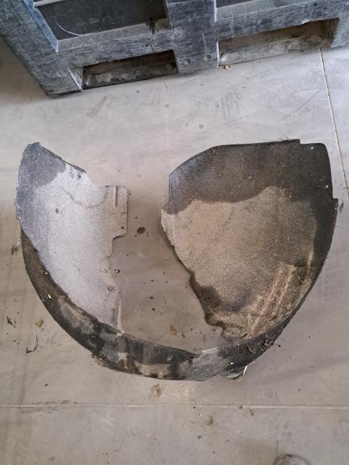 Image Pare boue avant droit - AUDI A4 2