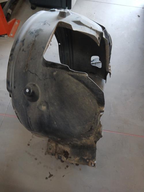 Image Pare boue avant gauche - BMW SERIE 1 E81