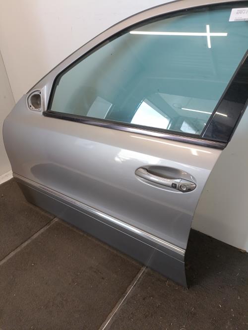 Image Porte avant gauche - MERCEDES CLASSE E 211