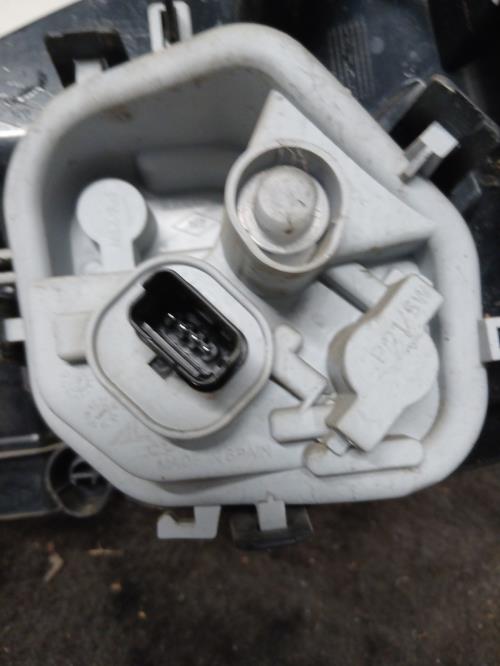 Image Feu arriere principal gauche (feux) - RENAULT CAPTUR 1