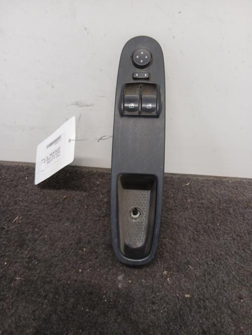 Image Interrupteur de leve vitre avant gauche - FIAT PUNTO EVO 3