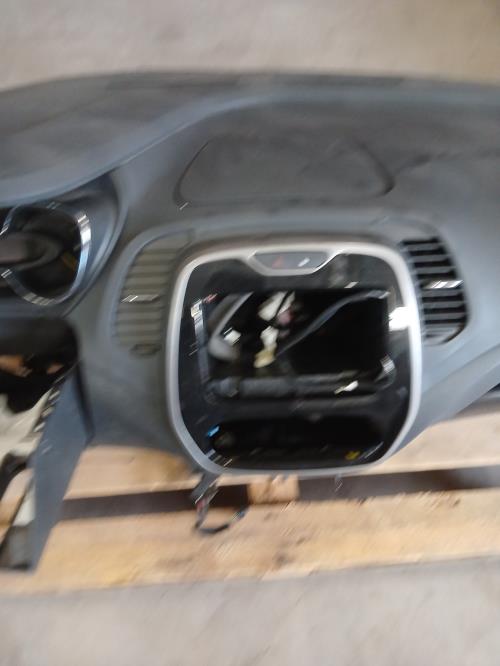 Image Planche de bord complete - RENAULT CAPTUR 1