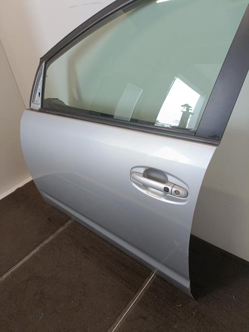 Image Porte avant gauche - TOYOTA PRIUS 2