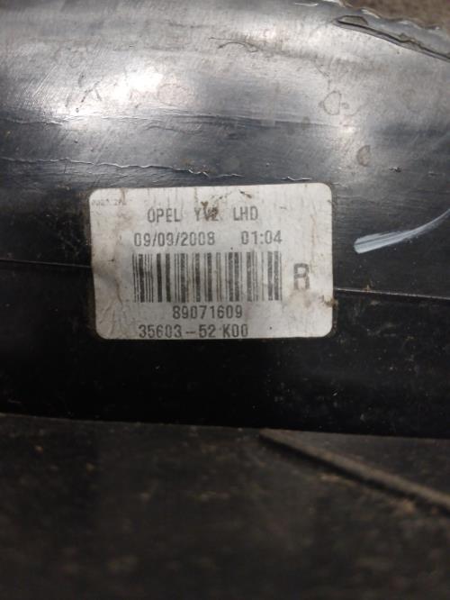 Image Feu arriere principal droit (feux) - OPEL AGILA B