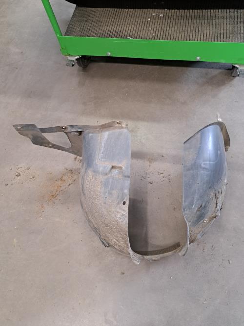 Image Pare boue avant gauche - PEUGEOT 208 1