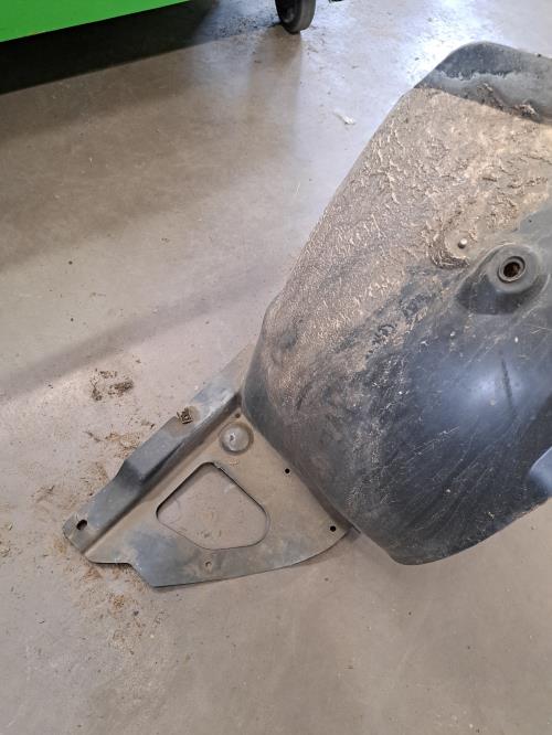 Image Pare boue avant gauche - PEUGEOT 208 1