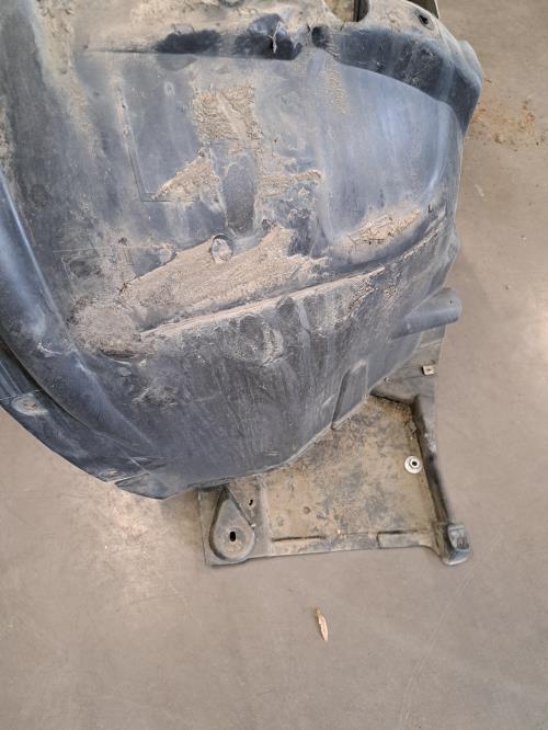 Image Pare boue avant gauche - BMW X6 E71