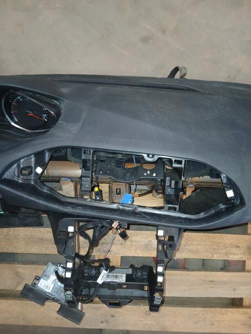 Image Planche de bord complete - PEUGEOT 308 2 SW