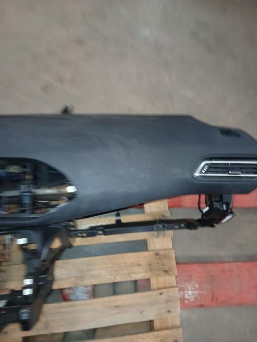 Image Planche de bord complete - PEUGEOT 308 2 SW