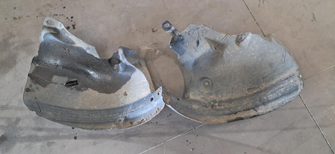 Image Pare boue avant droit - RENAULT CLIO 3