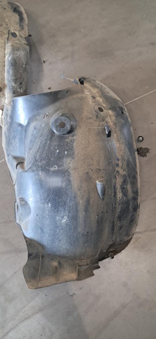 Image Pare boue avant droit - RENAULT CLIO 3