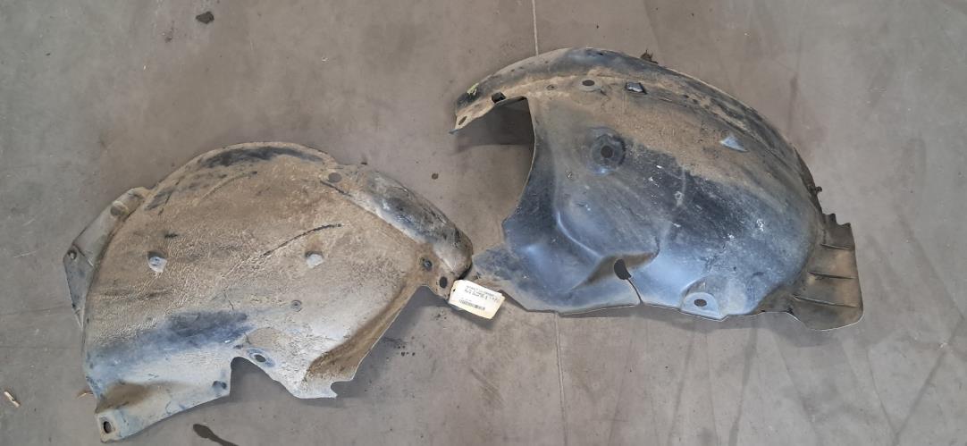 Image Pare boue avant droit - RENAULT CLIO 3
