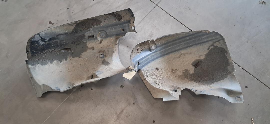Image Pare boue avant droit - RENAULT CLIO 3