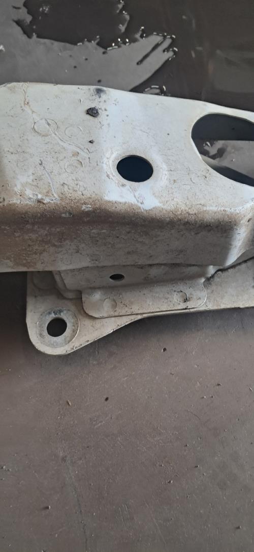 Image Renfort pare choc avant (traverse) - RENAULT MASTER 2