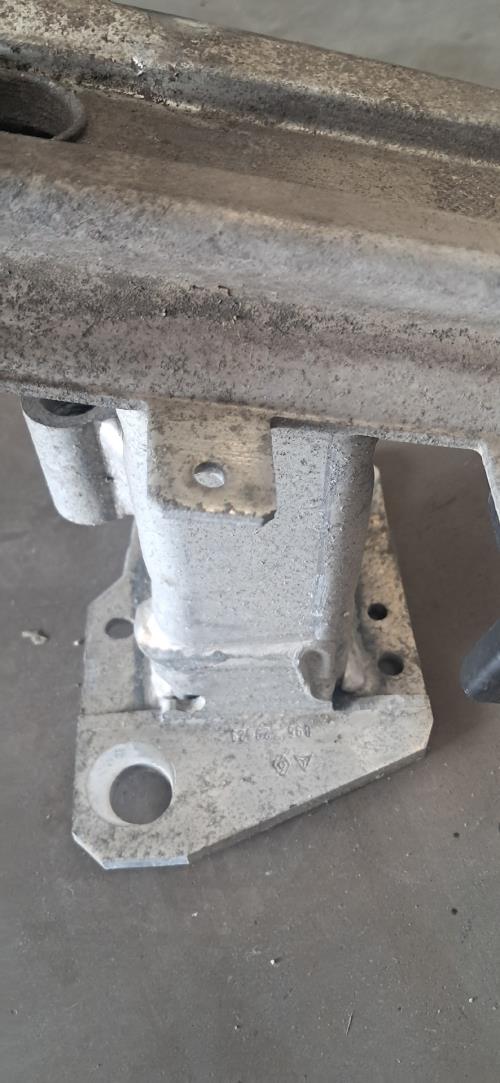 Image Renfort pare choc avant (traverse) - RENAULT MEGANE 3