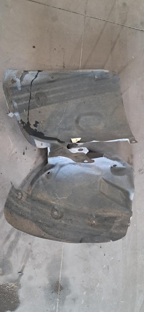 Image Pare boue avant droit - RENAULT MEGANE 3