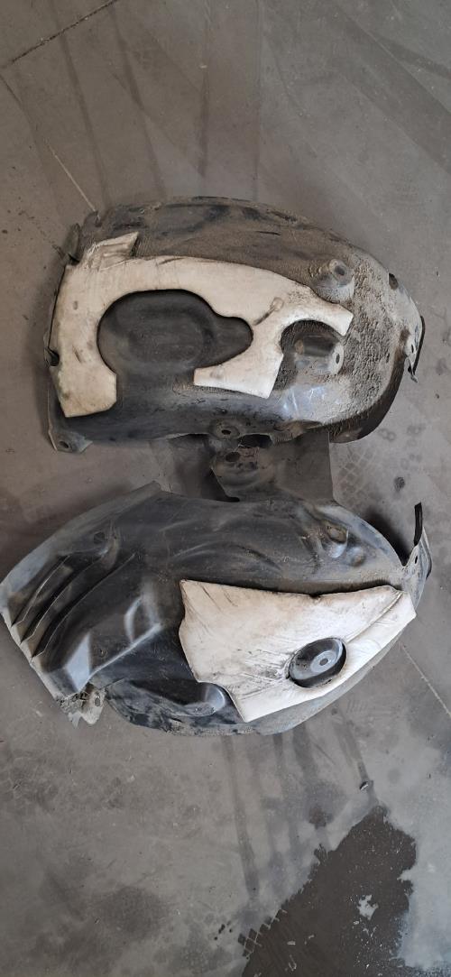 Image Pare boue avant droit - RENAULT MEGANE 3