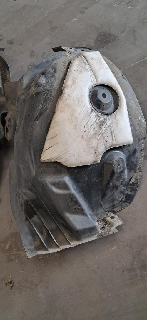Image Pare boue avant droit - RENAULT MEGANE 3