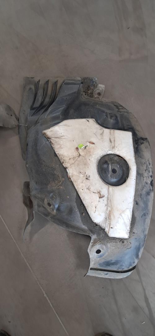 Image Pare boue avant gauche - RENAULT MEGANE 3