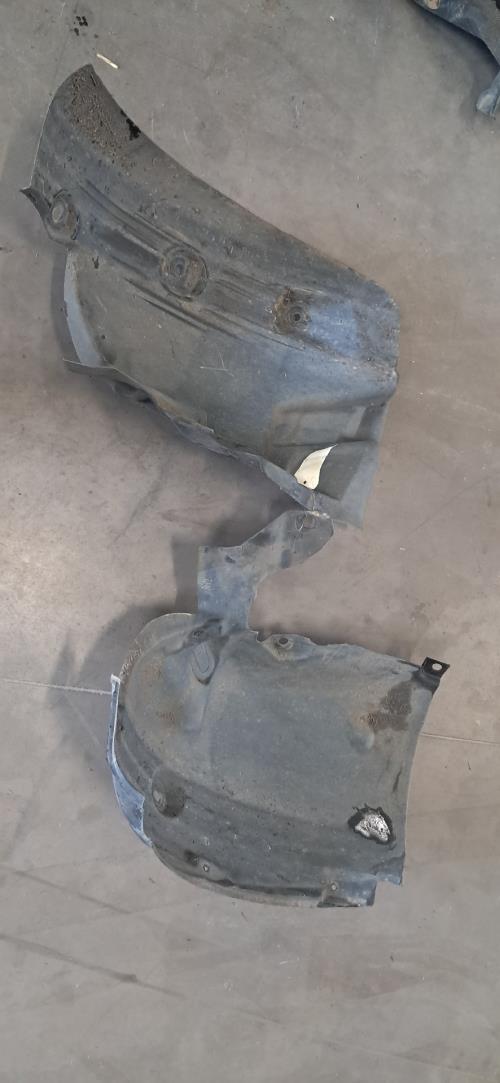 Image Pare boue avant gauche - RENAULT MEGANE 3
