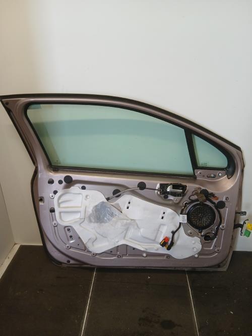 Image Porte avant gauche - PEUGEOT 208 1