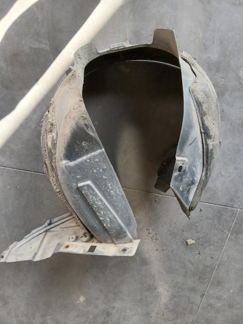 Image Pare boue avant droit - CITROEN C3 PICASSO