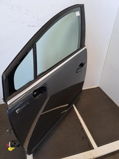 Image Porte avant gauche - PEUGEOT 5008 1