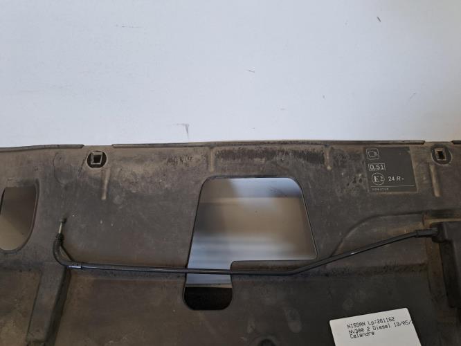 Image Calandre - NISSAN NV300