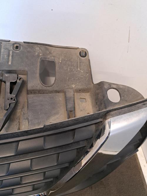 Image Calandre - NISSAN NV300