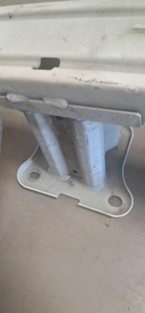 Image Renfort pare choc avant (traverse) - NISSAN NV300
