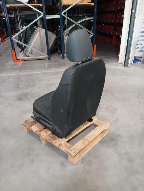 Image Siege avant gauche - NISSAN NV300