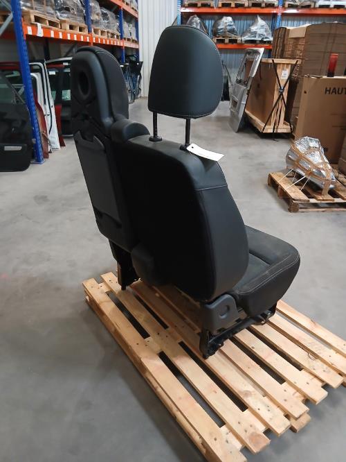 Image Siege avant droit (banquette double) - NISSAN NV300
