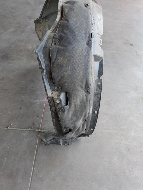 Image Pare boue avant droit - TOYOTA AVENSIS 3