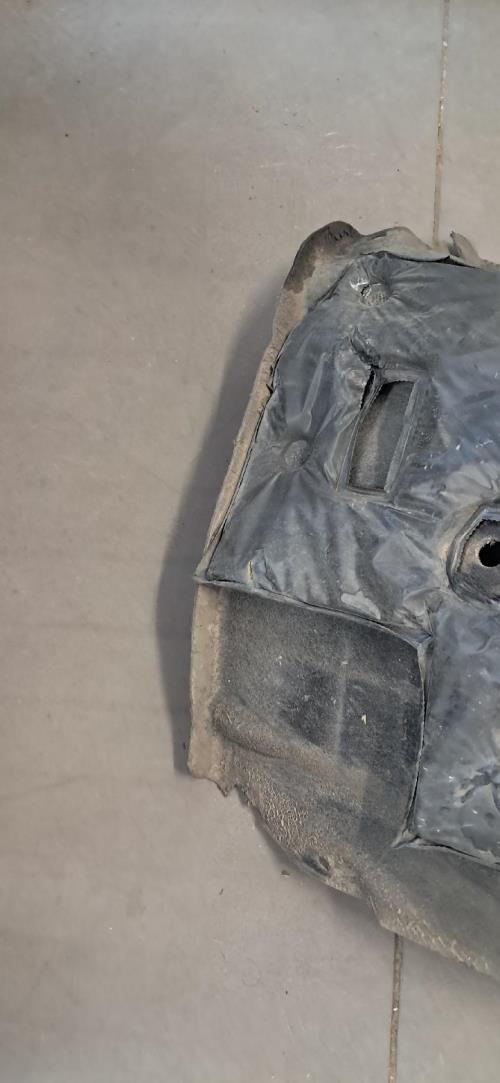 Image Pare boue avant gauche - RENAULT SCENIC 3