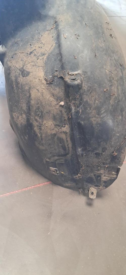 Image Pare boue avant droit - LANCIA MUSA