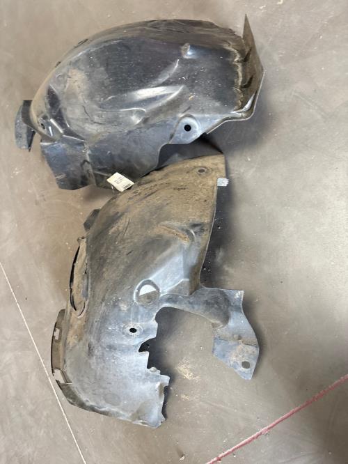 Image Pare boue avant droit - RENAULT MEGANE 2