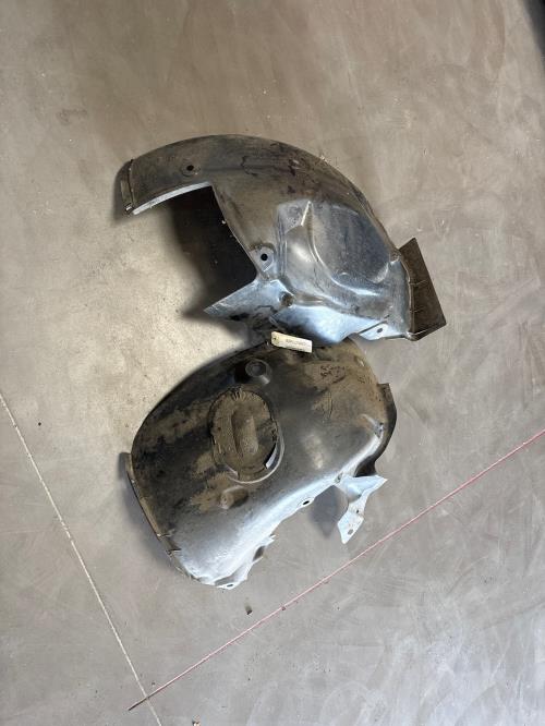 Image Pare boue avant droit - RENAULT MEGANE 2