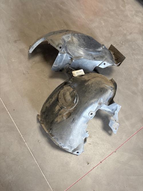 Image Pare boue avant droit - RENAULT MEGANE 2