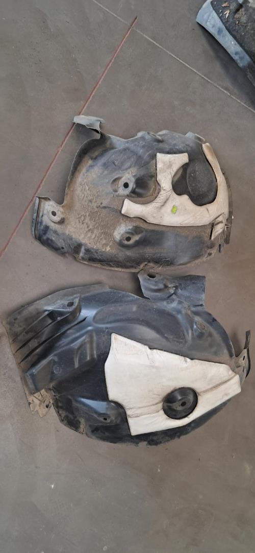 Image Pare boue avant droit - RENAULT MEGANE 3