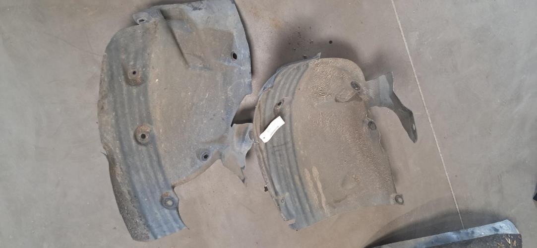 Image Pare boue avant gauche - RENAULT MEGANE 3