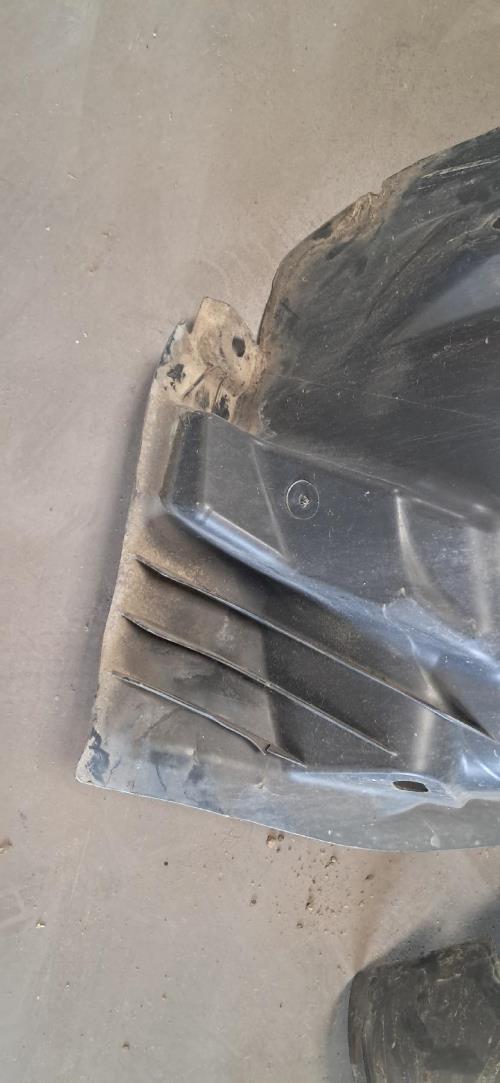 Image Pare boue avant gauche - RENAULT MEGANE 3